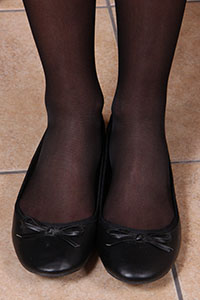 Free picture of a girl wearing ballet flats from BalletFlatsFetish.com - alessiatavolino09