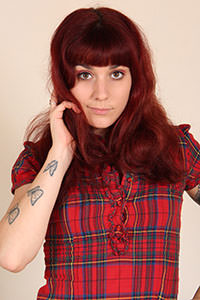 Free picture of a girl wearing ballet flats from BalletFlatsFetish.com - footfetishbeauties-lauretta-divanetto01-01